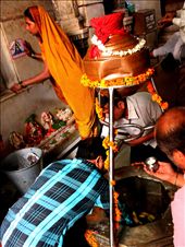 Fulfilling Duties - The religious beliefs/ values to worship the Lord in the temples can be witnessed in Ghaziabad. It describes the worshipping of deities by their worshippers.
Shri Dudheshwar Nath Mahadev Math Mandir  - a very popular local temple, believed to be existing since 5000years. Its dedicated to Lord Shiva.
: by blesstravo, Views[1205]