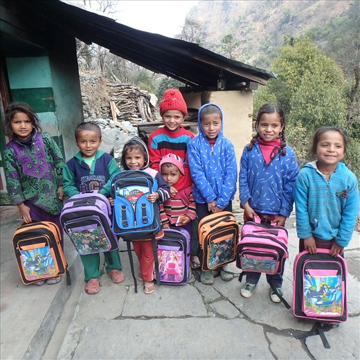 A happy bunch of smiley faces... the Ritang kids.