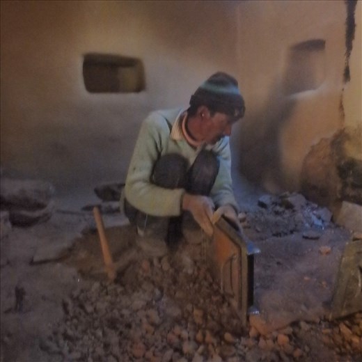 Hookum assessing the job at hand....