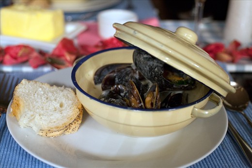 I served our soup in enamel bowls with their own lids to keep the flavour in!