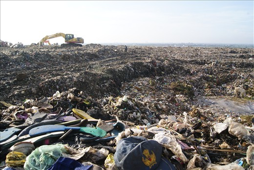 Mountains of rubbish come from all over Surabaya city placed to this place as the proof of forgotten things which society ignored after all. Vast area with 37.2 hectare is fulfilled with several mountains of garbage and has average height for one pile is 787 inches, dangerous toxic gas made from the rotten trash which is abandoned for many years, and very damp environment caused by the local rain. Heavy equipment like tractor and truck, people who work as scavenger and animals such as cow, goat and bird in this place have the same purpose, feeding their needs.