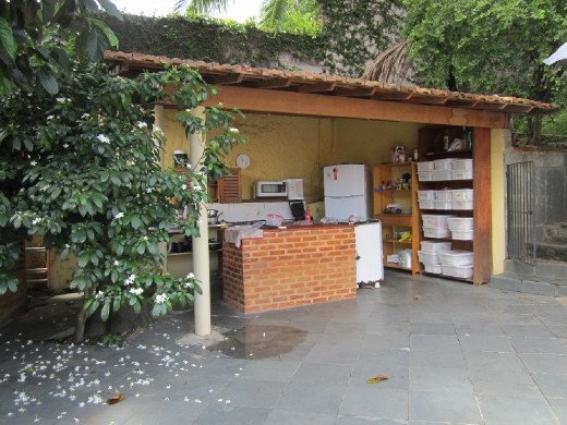 Outdoor Kitchen