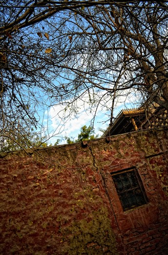 It is inhabited by people who farm their land and earn their living day by day.Their freshly grown produce is a part of their daily nutrition.