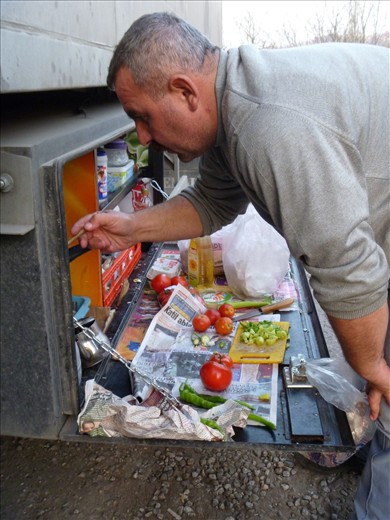 Osman making roadside menemen in Turkey