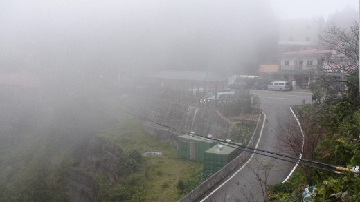 OK, the clouds coming in again. Time to put the camera away - again.