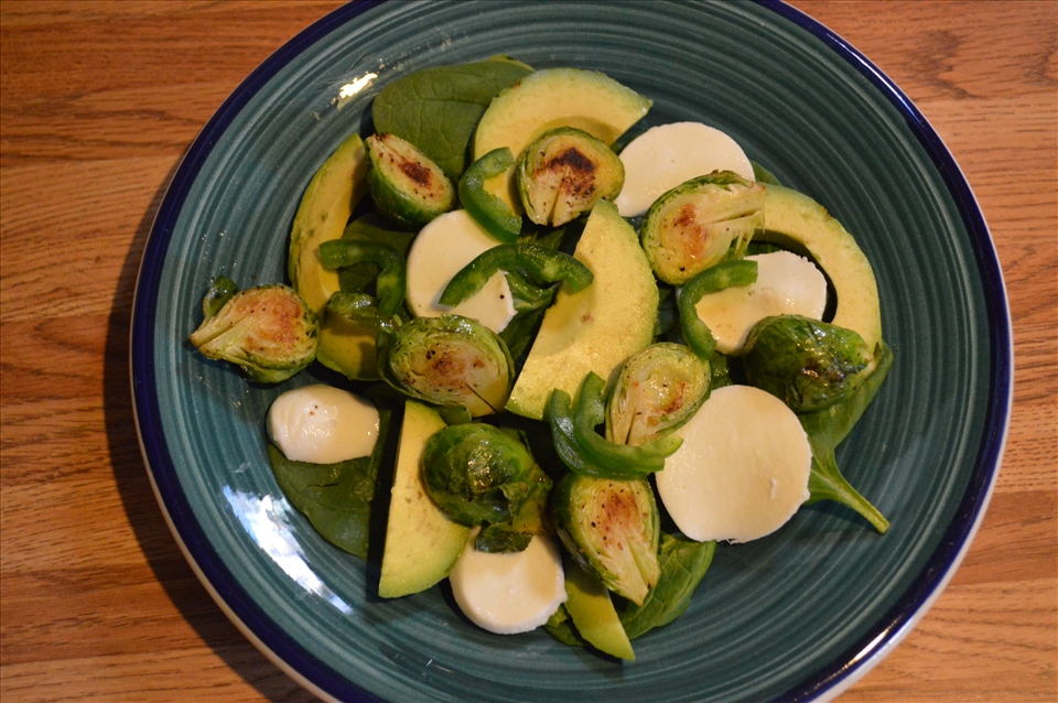Arranging ingredients to make the salad 