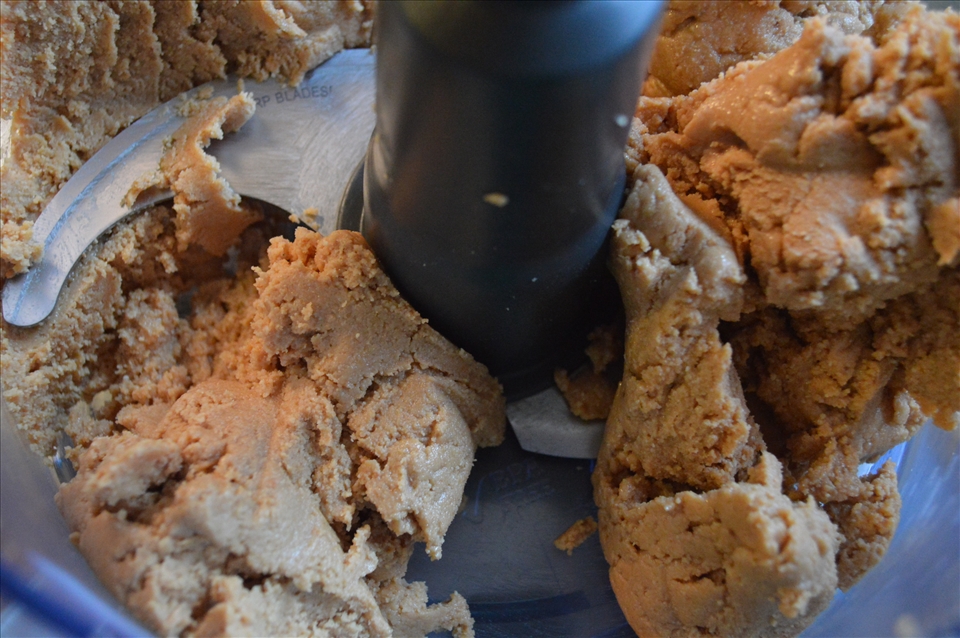 This is what the almonds look like after being ground. 