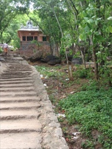 Steps and small sign to vippu cave