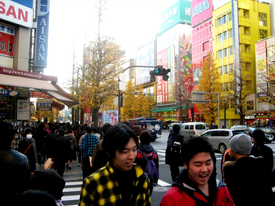 When I visited this busy street in Tokyo, I could never guess what was behind this humdrum of life.
