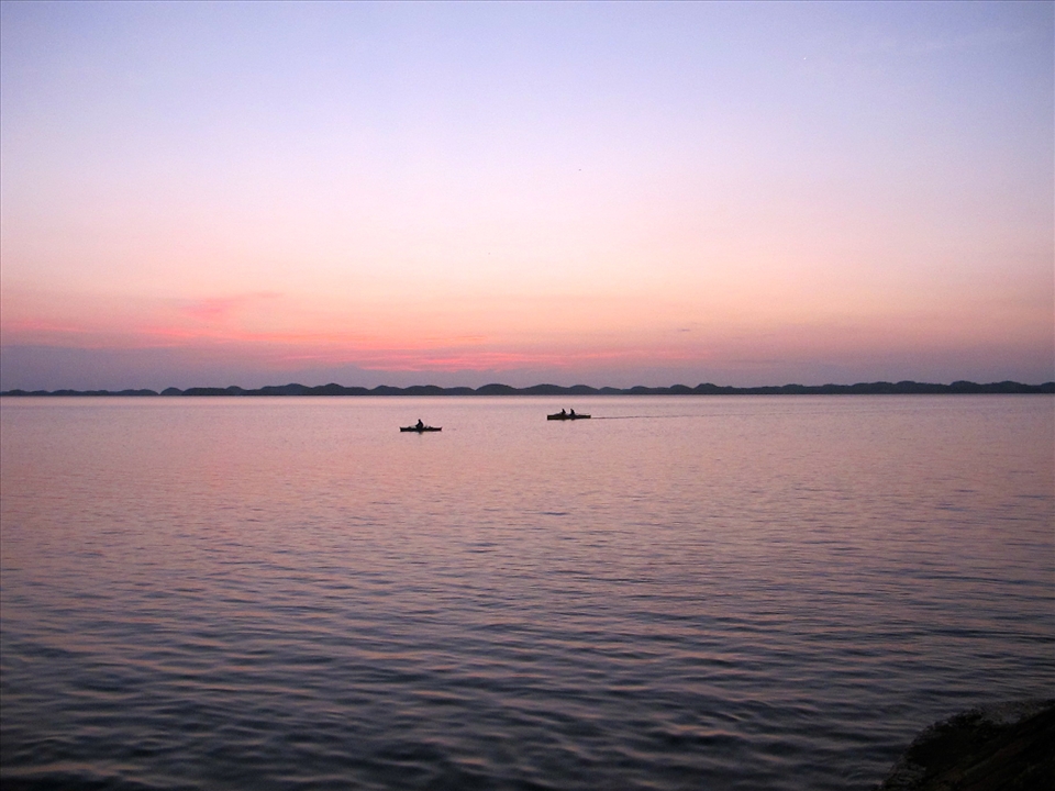 We arrived at the port just in time to catch the sun peek at the horizon.