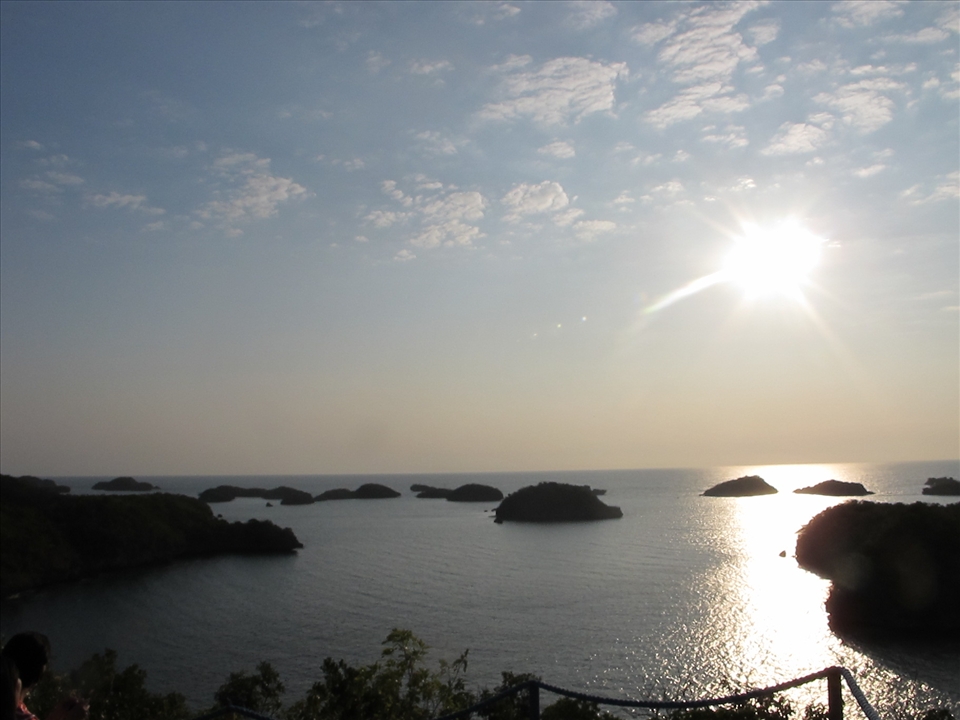 Glorious sun slowly shone its light on the Hundred Islands.