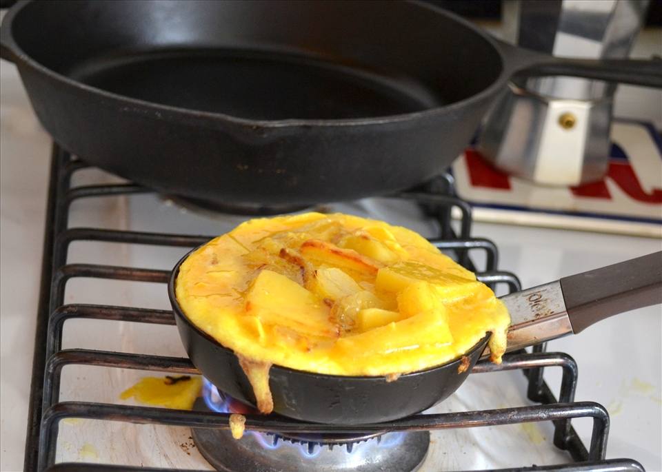 cooking egg mixture before the flip