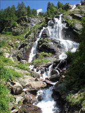 Waterfall: by camiddudulago, Views[223]