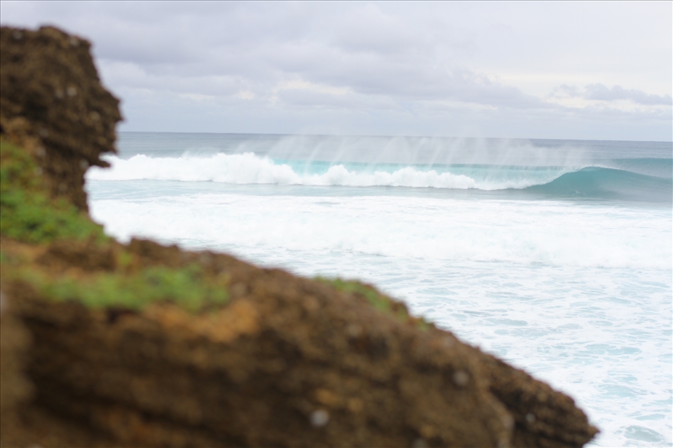 Off shore winds and double over head sets.