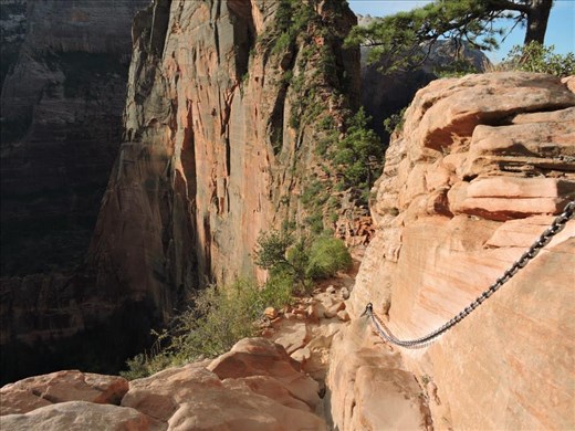 09:00 - The sun rises; what it reveals makes my bag of trail mix rather nervous.