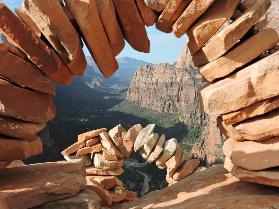14:00 - My starting point glimpsed through the smaller arch. Now which way down?