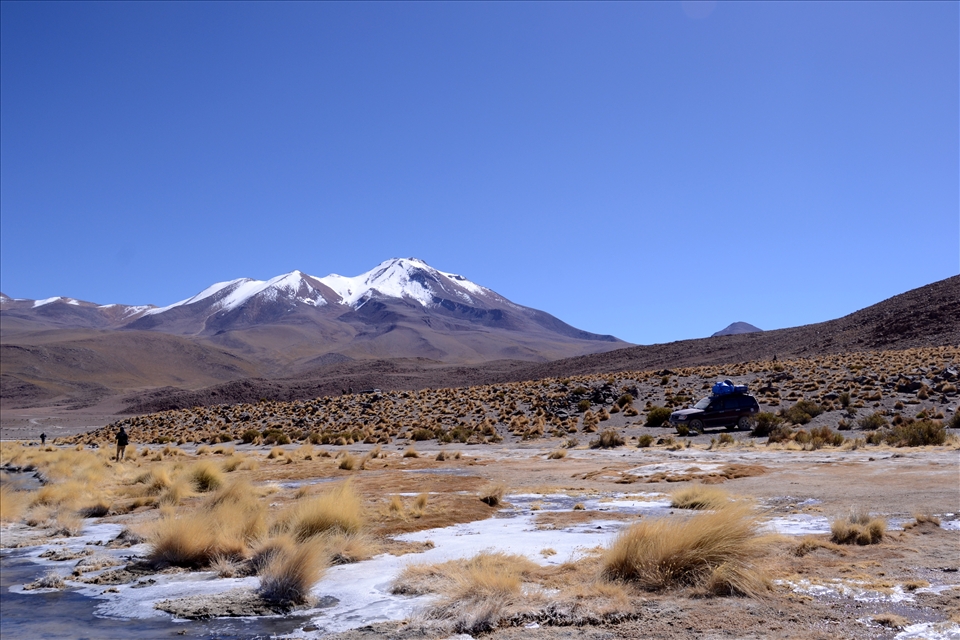 White lagoon stop, in our three-day tour to Uyuni, Bolivia