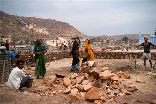 The people work at backbreaking jobs, carrying heavy loads on their heads, with a smile on their face.  Women in their saris work alongside the men and do their share of the heavy work.  It is the spirit of these people that makes me want to return to India and gives me faith that the country is developing in  the right direction. 