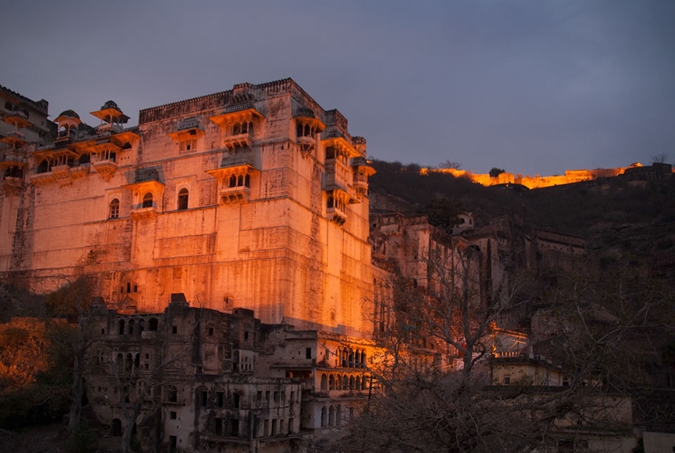 High above the town of Bundi, in Rajasthan, sits the Chitrashala Palace. In days gone by, it was the home of the Ruling Family. Now it is occupied by Macaque monkeys, cows and tourists.
