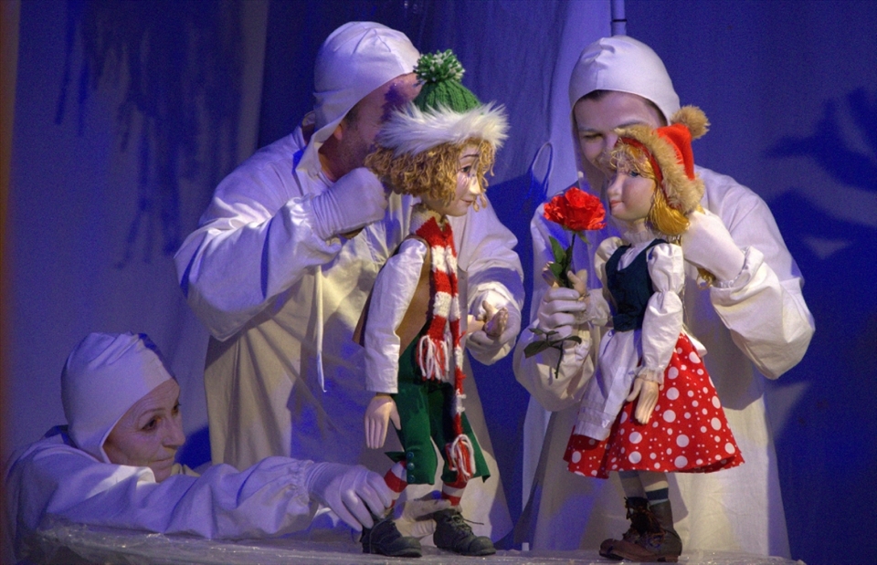 Finally, after going through so much ordeal, the lovers rejoice. A rose seals their love and as it always happens in stories, they live happily ever after.