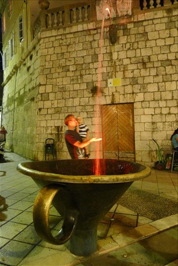 Cool sculpture/water fountain - Split