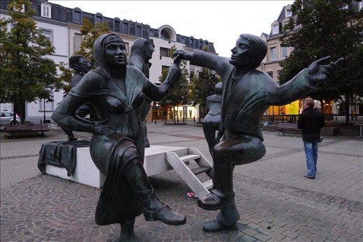 Fun dancing statues in one of the squares
