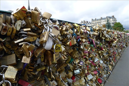 so many locks = so many loves?