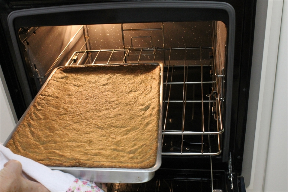 After put the mass at the form, put to bake in a preheated oven (200 degrees) 20-30 minutes, depending on the oven.