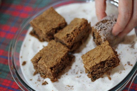 After this process, sprinkle each cube with sugar.
