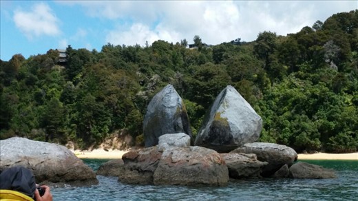 Split rock at Abel Tasman