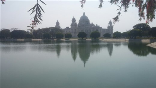 The Victoria Memorial- built in honor of Queen Victoria's diamond jubilee, it wasn't finished until 20 years after her death.
