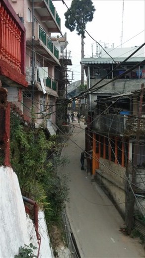 Narrow streets of Darjeeling