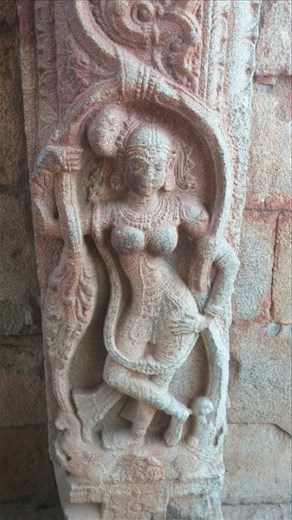 This lady appears on both sides of the archway at the entrance to a temple. She is the symbol of welcome.