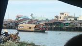 A pretty nice house boat: by cfitchey, Views[135]