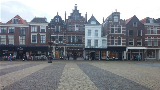 Shops and restaurants on market square
