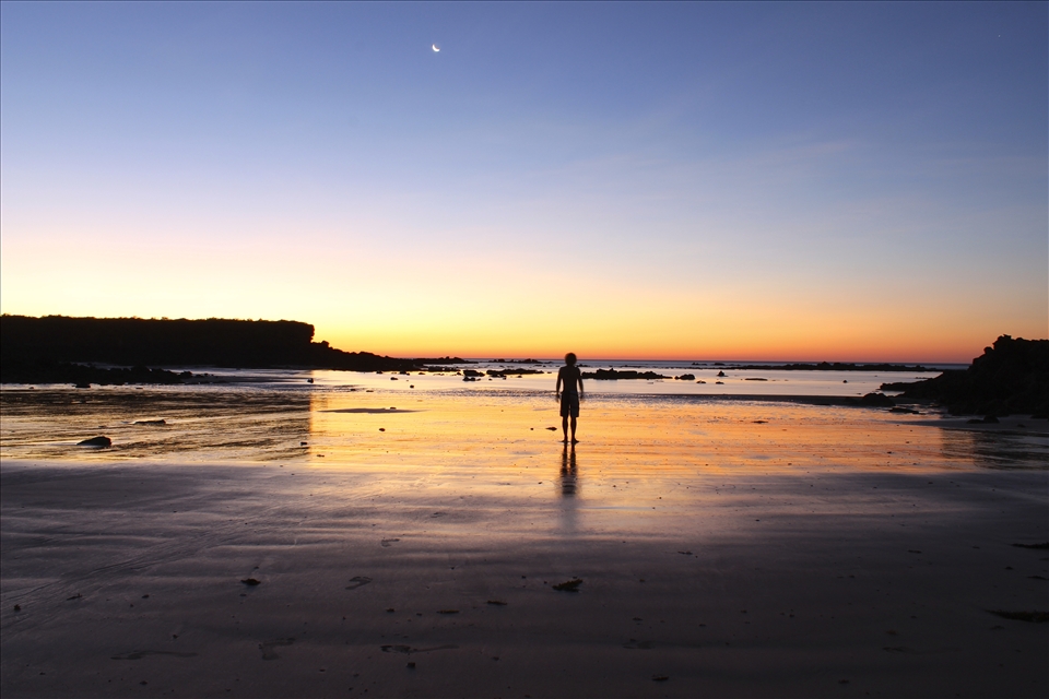 With 10m tides, every sunset would be reflected on the beach in the thin slick of water. 