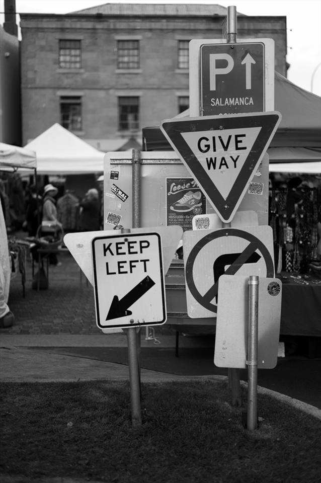 Salamanca Market pleasantly confuses your senses: a cacophony of sounds with buskers singing and grocers spruiking their wares; the smell of cooking bratwurst or local huon pine crafts; the feel of a merino scarf or soft leather handbag; the taste of a freshly brewed coffee and crunch of juicy apple; all contributing to the bustling sight in front of you. Which way to go?