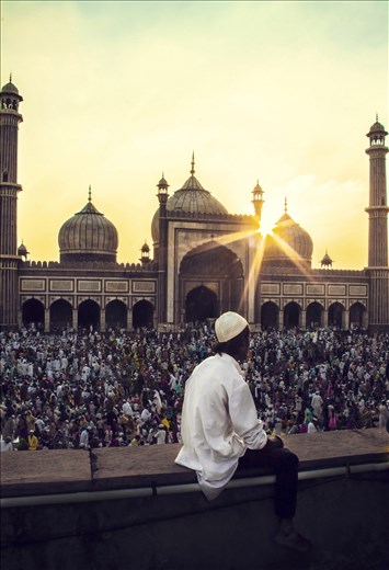 I captured this photograph during the evening of Eid in Jama Masjid.