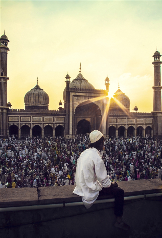 I captured this photograph during the evening of Eid in Jama Masjid.
