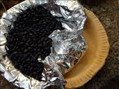 Use dried beans to weigh down the pastry while pre-baking the crust.: by chelseyenroute, Views[274]