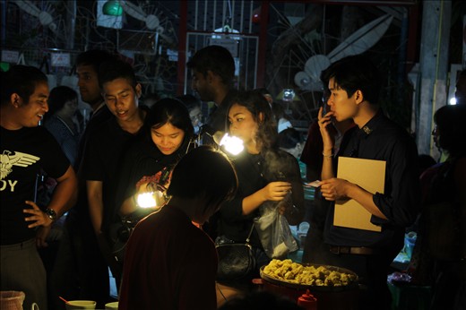 Saleswoman in the street market photo 4, Chiang Mai