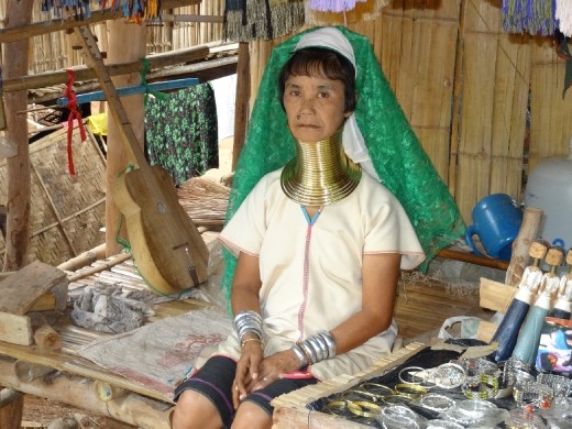 Long neck Karen woman
