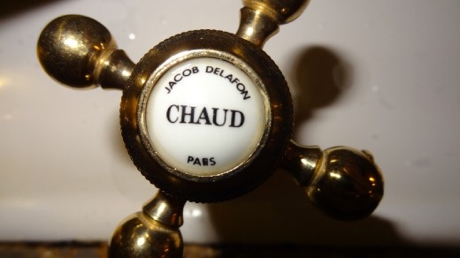 Is this Hot or Cold?  Translate it correctly and one of the two prizes goes to you.  (First one will most likely go to my sister Renie who hasn't missed a contest yet!)