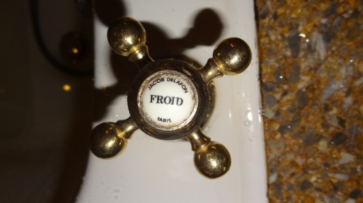 Is this Hot or Cold?  Translate it correctly and one of the two prizes goes to you.  (First one will most likely go to my sister Renie who hasn't missed a contest yet!)