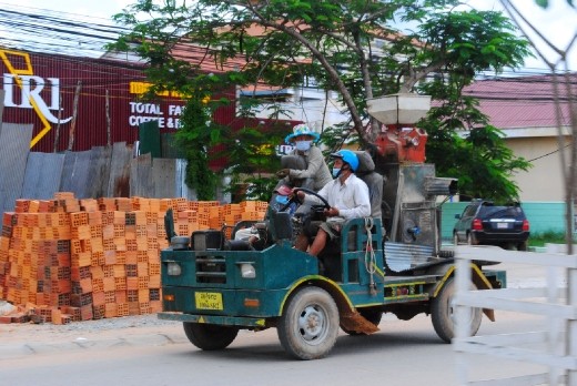 Not sure the model of this truck/car