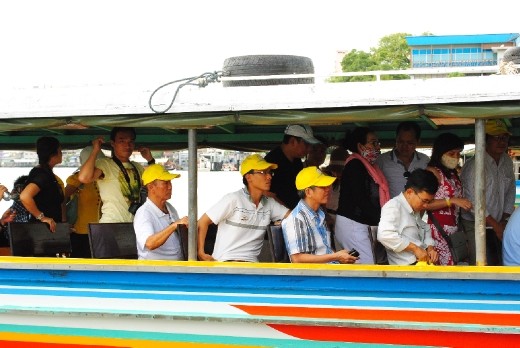 My group didn't get any yellow caps!