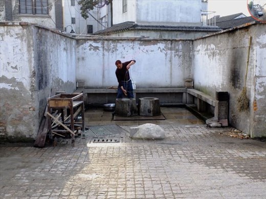 morning wash at the well