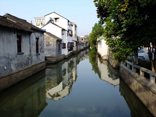 beautiful blue sky canal view