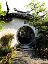 Couples Retreat Garden, view of door in grass garden: by chinaho, Views[109]