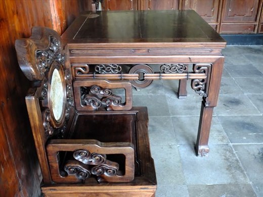 decorative furniture in Garden room